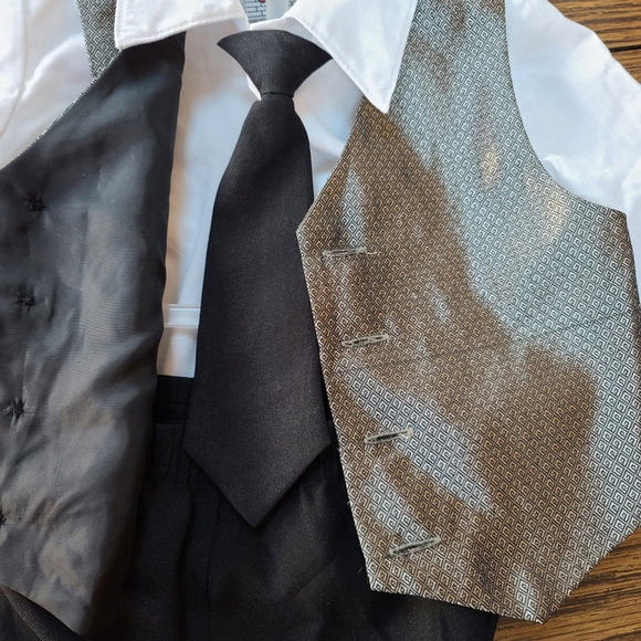 Boys 12M 4-Piece Outfit Vest, Pants, Shirt, Tie - Picture 5 of 13